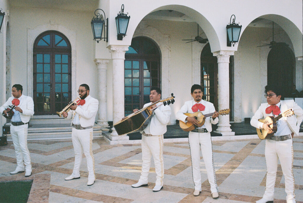 musicians play at Mexico wedding