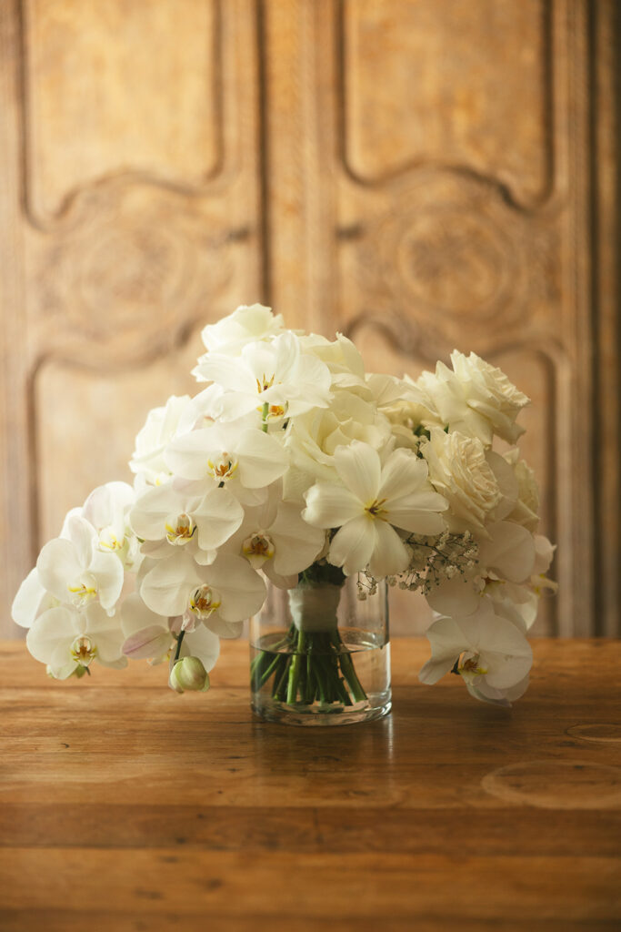 white flower bouquet 