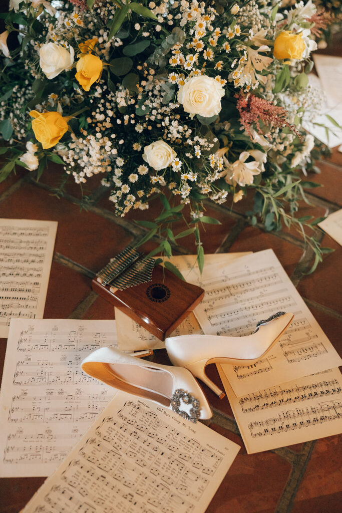wedding accessories with wedding bouquet 